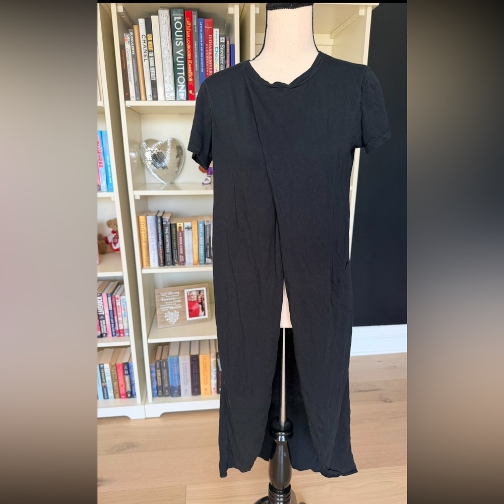 Titika Active Couture Short Sleeve Split Long Tunic Top in Black Size Small